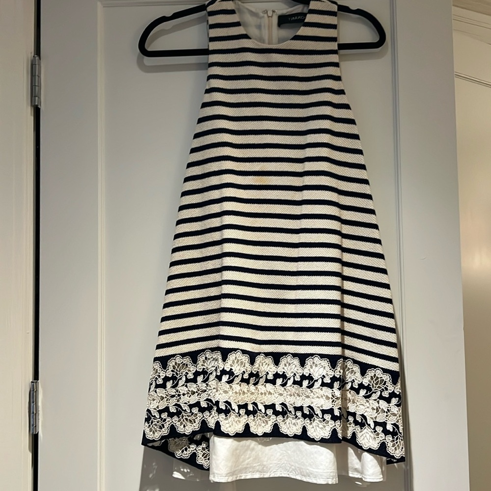 Thakoon navy & cream striped 100% cotton babydoll dress w/ lace detailing, sz 6